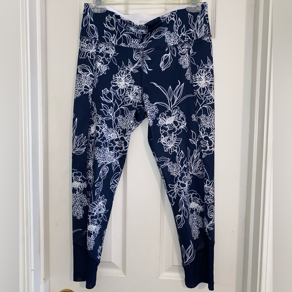 VOGO Athletica Navy‎ and White Floral Leggings